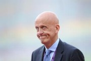 英雄联盟世界赛 视频-记者：国际足联计划让世俱杯裁判佩戴随身摄像头，并将播出画面